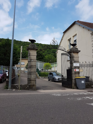 École primaire à Échenoz-la-Méline, Haute-Saone