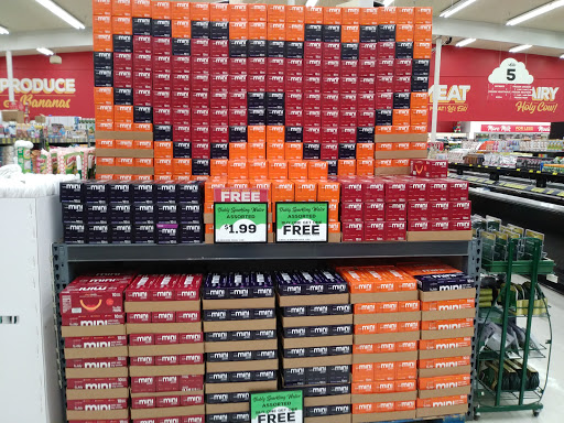 Grocery Store «Grocery Outlet Bargain Market», reviews and photos, 354 S 1st Ave, Hillsboro, OR 97123, USA