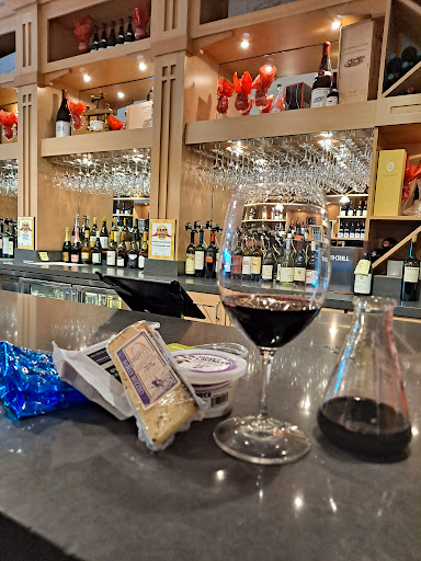 Wine Store «Half Moon Bay Wine & Cheese», reviews and photos, 421 Main St, Half Moon Bay, CA 94019, USA