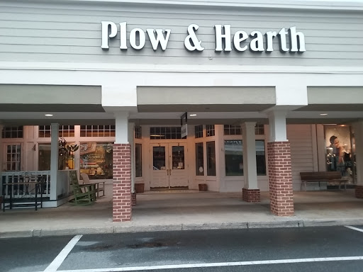 Home Goods Store «Plow & Hearth», reviews and photos, 1107 Emmet St N, Charlottesville, VA 22903, USA