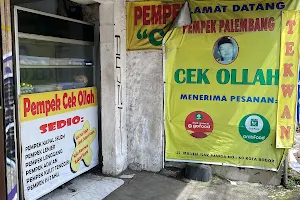 Pempek Palembang Cek Ollah image