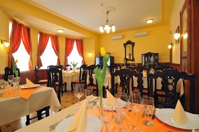 Photos of Fried Castle Hotel and Restaurant