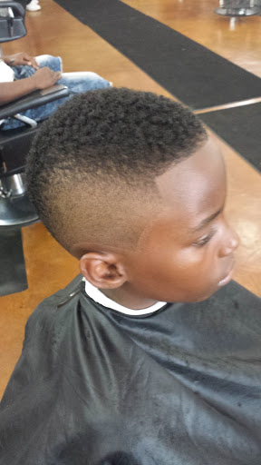 Barber Shop «Clippers Inc Barber Shop», reviews and photos, 78 E Pershing Rd, Chicago, IL 60653, USA