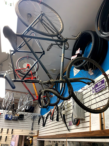 Bicycle Store «Roberts Cycle Shop Chicago», reviews and photos, 7054 N Clark St, Chicago, IL 60626, USA