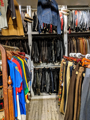 Vintage Clothing Store «10 ft Single by Stella Dallas», reviews and photos, 285 N 6th St, Brooklyn, NY 11211, USA