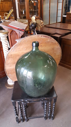 Antique Furniture Store «Lots of Furniture Antiques Warehouse», reviews and photos, 910 N Riverfront Blvd, Dallas, TX 75207, USA