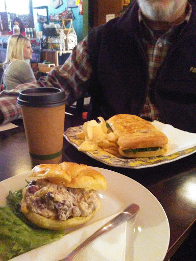 Coffee Shop «The Creme Coffee House», reviews and photos, 109 E 2nd St, Owensboro, KY 42303, USA