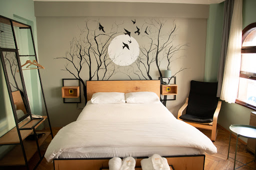 Yolo Hostel