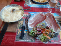 Prosciutto crudo du Restaurant français L'Arbalète à Murol - n°4