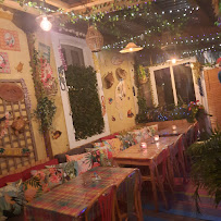 Atmosphère du Restaurant Aloha - Snack Pizzeria à Arles - n°6