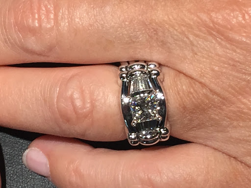 Jeweler «Kelvin Schroeder Jewelers», reviews and photos, 7836 S Howell Ave, Oak Creek, WI 53154, USA