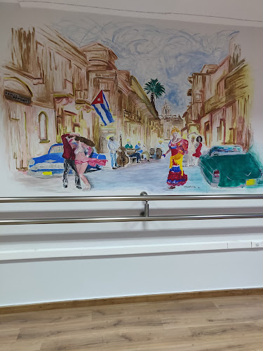 DANCE MOMENTS STUDIO & SABOR CUBANO - Σχολείο