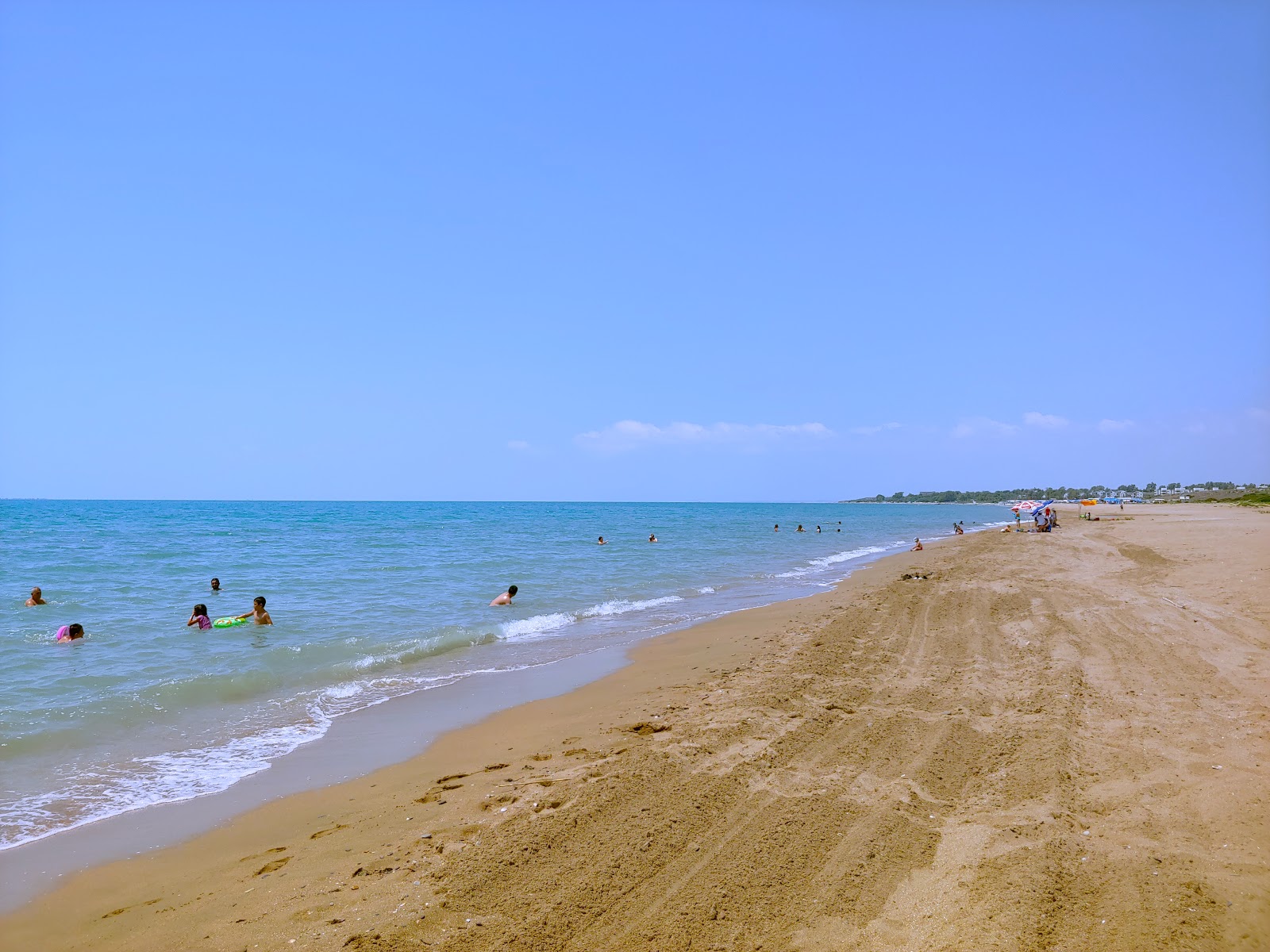Foto von Adana Zeytinbeli Plaji mit langer gerader strand
