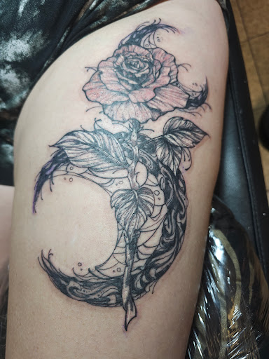 Explore hawaiian tattoo ideas for men, creative tattoo ideas in Onalaska, available at Rock Bottom Tattoo Studio