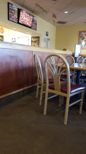 Pizza Restaurant «Round Table Pizza», reviews and photos, 9055 Woodcreek Oaks Blvd #190, Roseville, CA 95747, USA