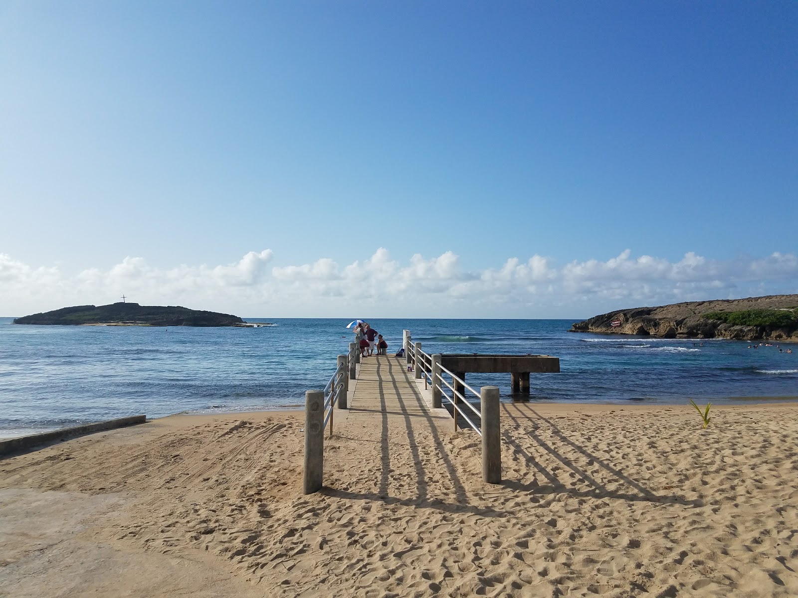 Foto van Penon Amador beach ondersteund door kliffen