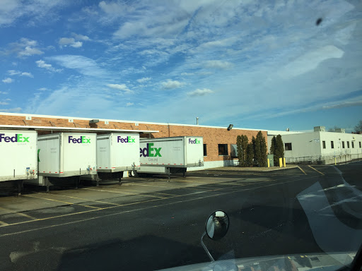 Mailing Service «FedEx Ground», reviews and photos, 1 Chippewa St, South Hackensack, NJ 07606, USA