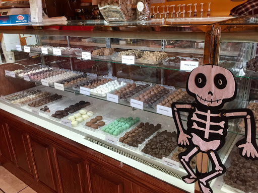 Carlisle Coffee and Sweets, 203 E Michigan St, New Carlisle, IN 46552, USA, 