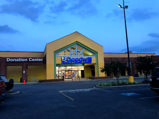 Donations Center «Goodwill Store, Career and Donation Center», reviews and photos