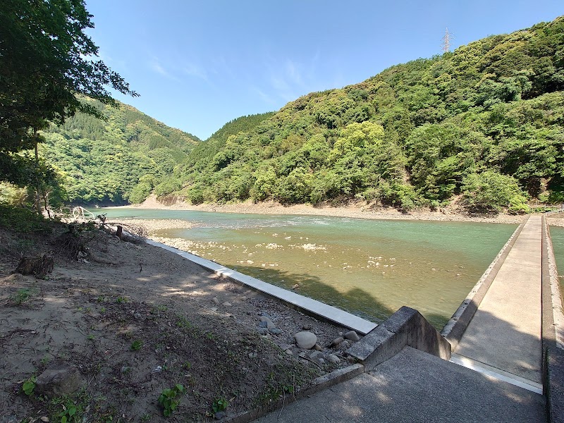 速川神社 駐車場