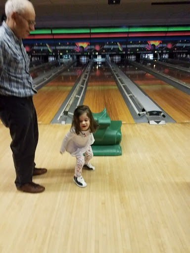 Bowling Alley «Blue Fox Rock n Bowl», reviews and photos, 1603 Hopmeadow St, Simsbury, CT 06070, USA