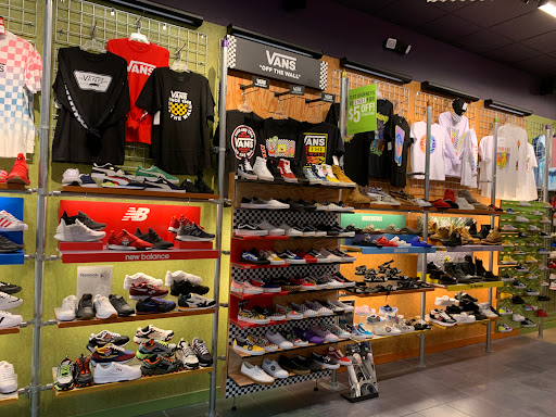 Shoe Store «Journeys», reviews and photos, 139 Rosedale Shopping Center #630, Roseville, MN 55113, USA
