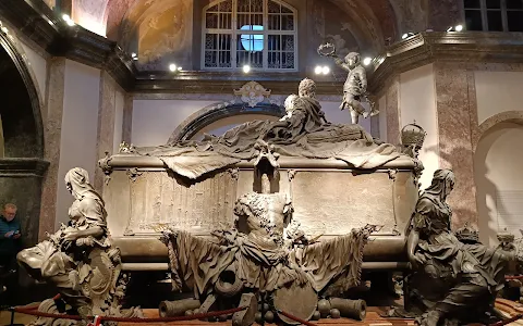 Imperial Crypt image