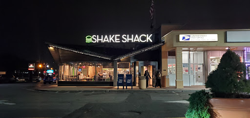 Shopping Mall «Lake Success Shopping Center», reviews and photos, 1526 Union Tpke, New Hyde Park, NY 11040, USA