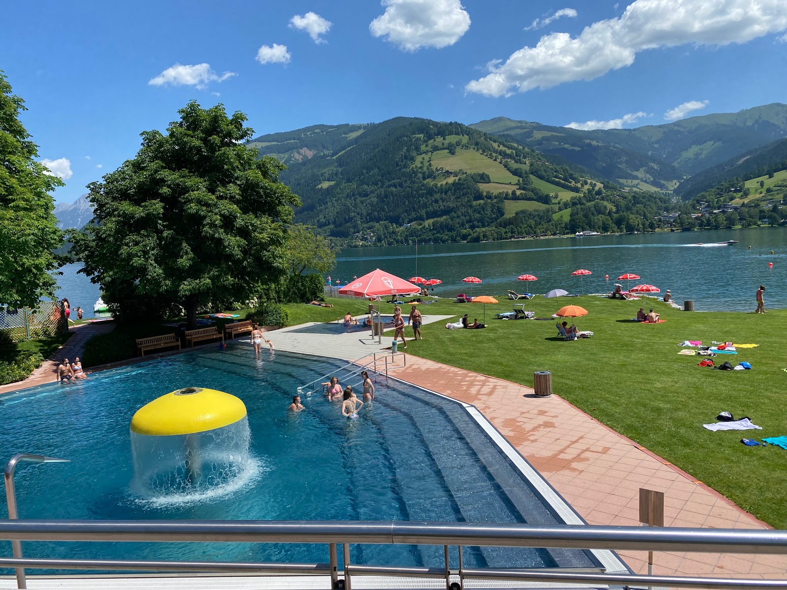 Photo of Strandbad Zell am See with grass surface