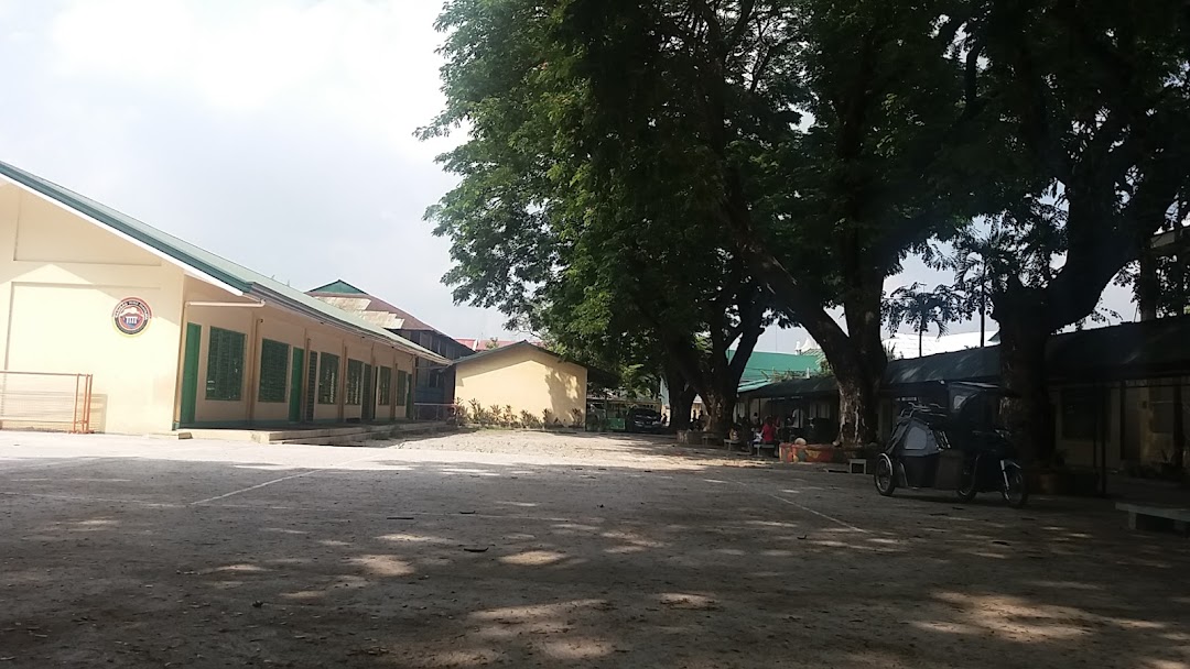 Arayat Central Elementary School