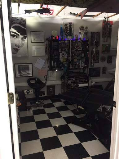 Tattoo Shop «Chrome Halo Tattoo & Body Piercing», reviews and photos, 517 W Main St, Murfreesboro, TN 37129, USA