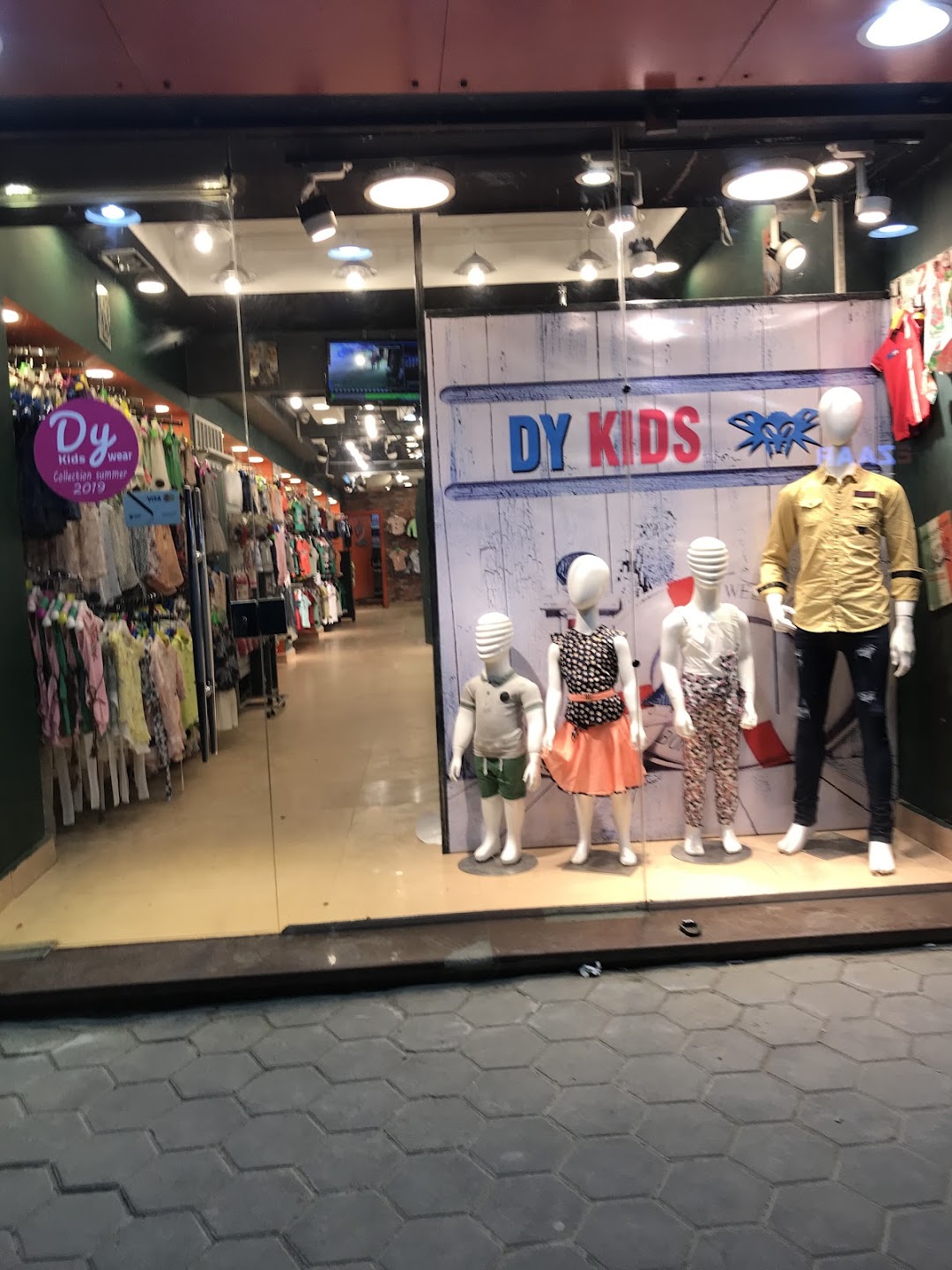 Dy kids wear