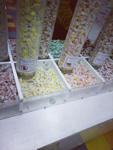 Candy Store «Seaside Candyman», reviews and photos, 21 N Columbia St #105, Seaside, OR 97138, USA