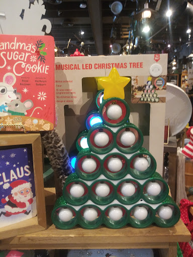 American Restaurant «Cracker Barrel Old Country Store», reviews and photos, 260 Vaughan Ln, Pell City, AL 35125, USA