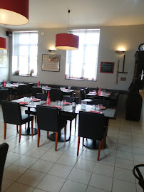 Atmosphère du Restaurant français Auberge L'Ecole à Saint-Martin-Lestra - n°12