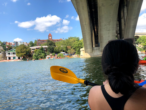 Boating in DC at Key Bridge Boathouse