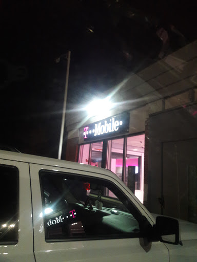 Cell Phone Store «T-Mobile», reviews and photos, 409 Lynnway, Lynn, MA 01901, USA