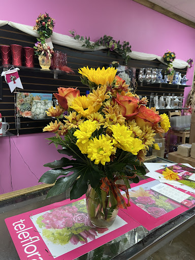 Florist «Elite Floral & Gift Shoppe», reviews and photos, 504 N Alafaya Trail #109, Orlando, FL 32828, USA