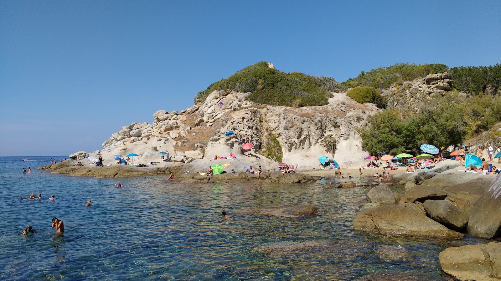 Photo of Cotoncello's Beach and the settlement