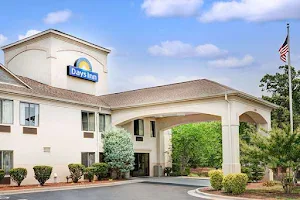 Days Inn by Wyndham Burlington East image