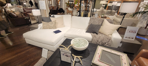 Shopping Mall «North & Sheffield Commons», reviews and photos, 1000 W North Ave, Chicago, IL 60642, USA