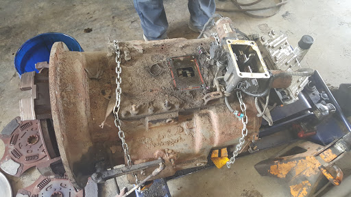 Truck Repair Shop «Bobcat Truck Repair», reviews and photos, 5255 FM482, New Braunfels, TX 78132, USA