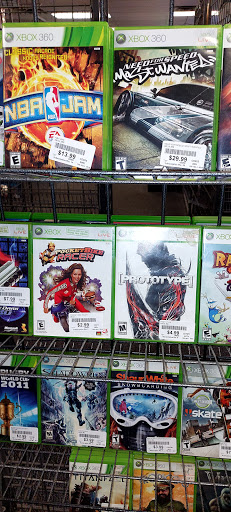 Electronics Store «Mega Media Xchange», reviews and photos, 1709 N Farwell Ave, Milwaukee, WI 53202, USA