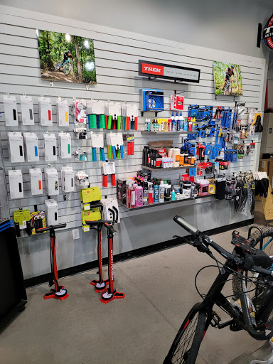 Bicycle Store «Phat Tire Bike Shop», reviews and photos, 9708 Riverside Pkwy Suite A, Tulsa, OK 74137, USA