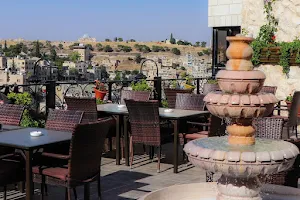 مطعم و مقهى قمر دين Qamar Deen Restaurant image