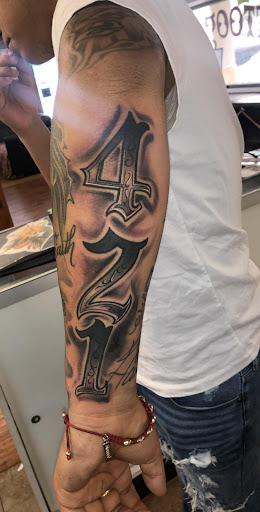 Find cool tattoo ideas for females for your next unique tattoo in Uvalde at Artistik Kreationz 96