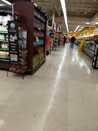 Grocery Store «Kroger», reviews and photos, 21555 21 Mile Rd, Macomb, MI 48044, USA