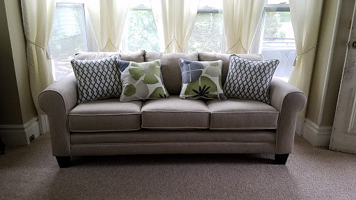 Furniture Store «Raymour & Flanigan Furniture and Mattress Store», reviews and photos, 95 Sunrise Hwy, Patchogue, NY 11772, USA