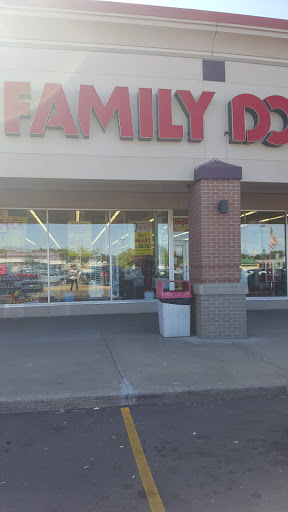 FAMILY DOLLAR, 1536 University Ave W, St Paul, MN 55104, USA, 