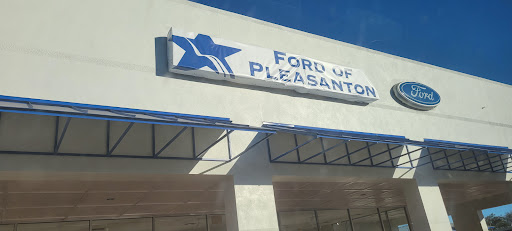 Ford Dealer «Kinsel Ford Pleasanton», reviews and photos, 121 S Main St, Pleasanton, TX 78064, USA